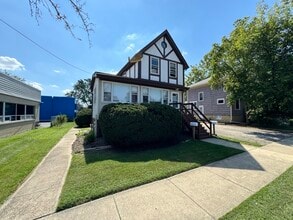Building Photo - 104 W Illinois St