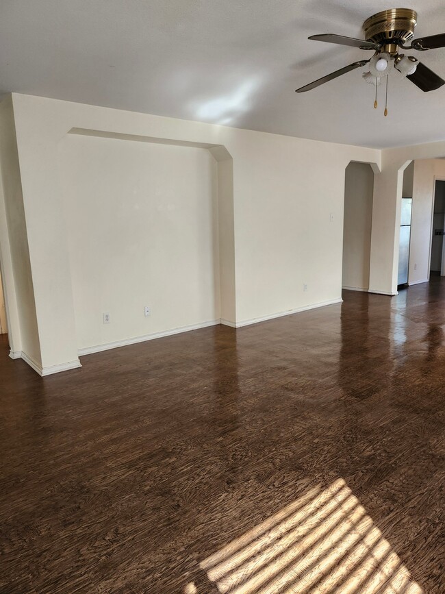 Building Photo - 3414 Ironwood Falls