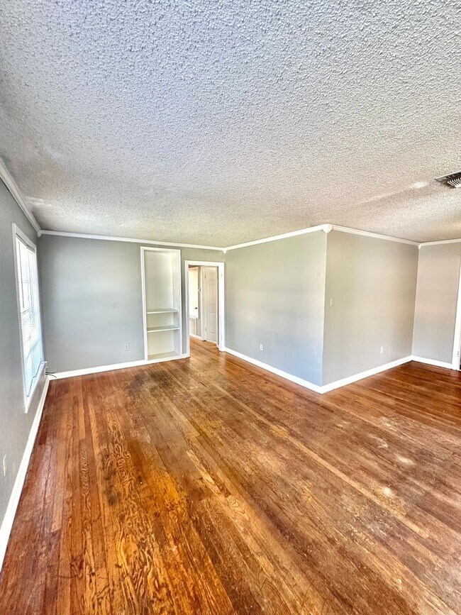 Foto del edificio - Coming in November - 4-Bedroom Home Steps ...