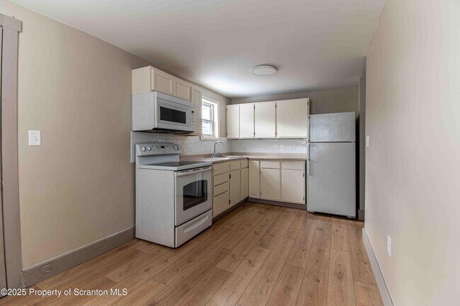 Foto del edificio - 540 N Main St