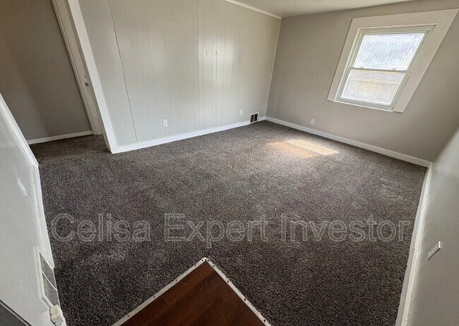 Foto del edificio - 5137 Tyrone Rd