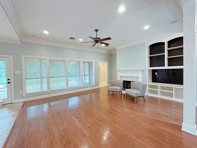 Foto del edificio - 3919 Meadow Ridge Dr