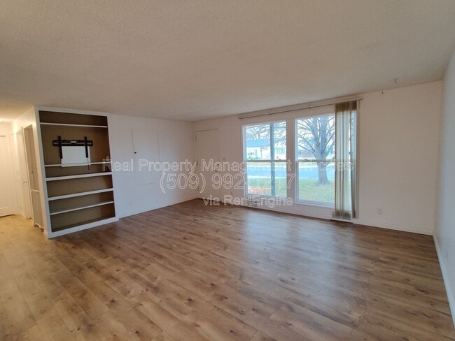 Foto del edificio - 1405 Wright Ave