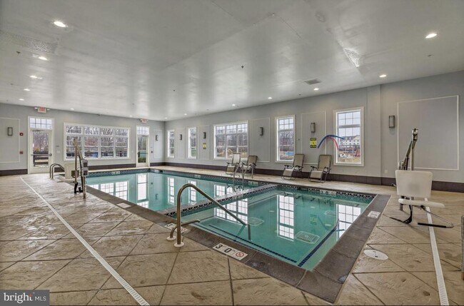Foto del edificio - 527 Garden Park Blvd