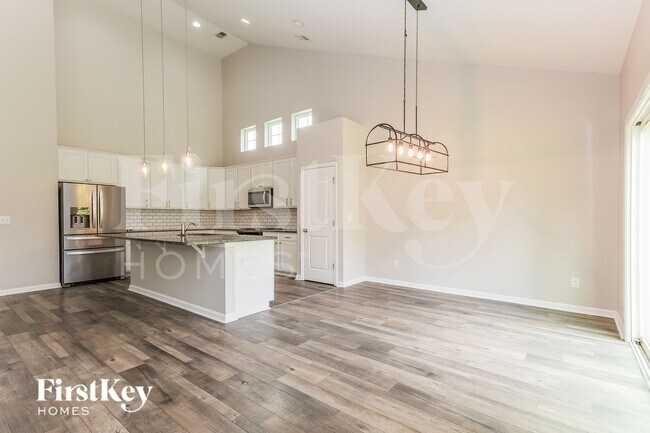 Foto del edificio - 447 Stonefield Cir