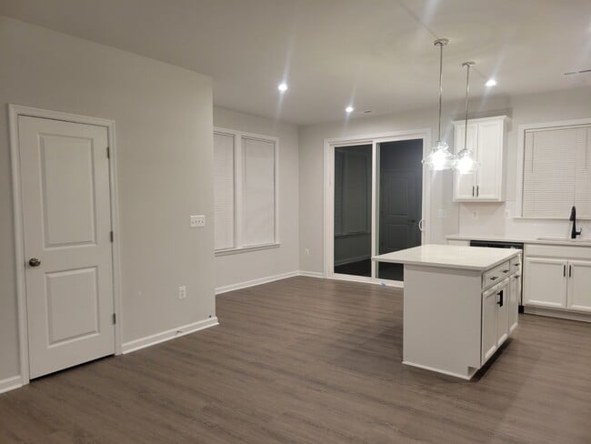 Building Photo - 8603 Underhill Dr