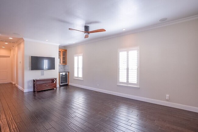 Foto del edificio - Renovated Two Bedroom Two Bathroom House