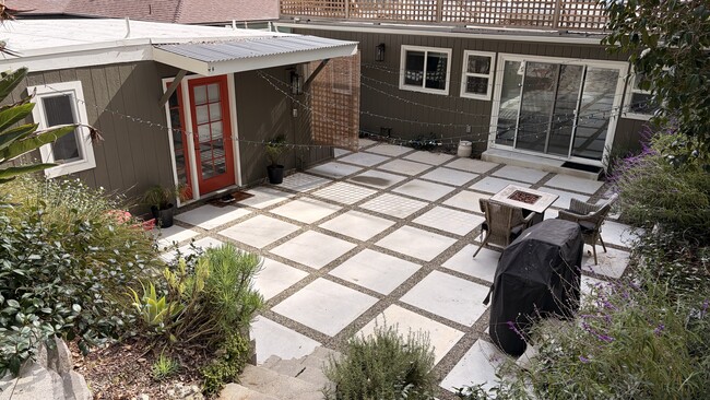 Foto del edificio - 3823 Broadlawn Dr