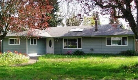 Foto principal - 3 Bed 1 Bath Updated SFR in Renton Highlands