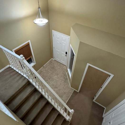 Photo du bâtiment - 118 Luxstone Rd SW