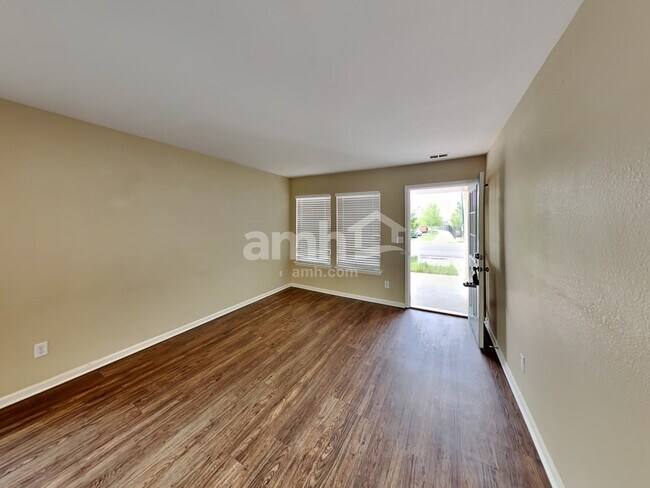 Foto del edificio - 19545 E Robins Drive