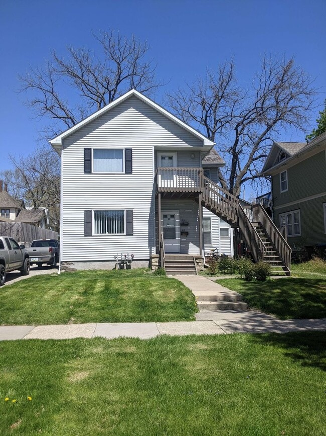 Building Photo - 912/914 E Jefferson St