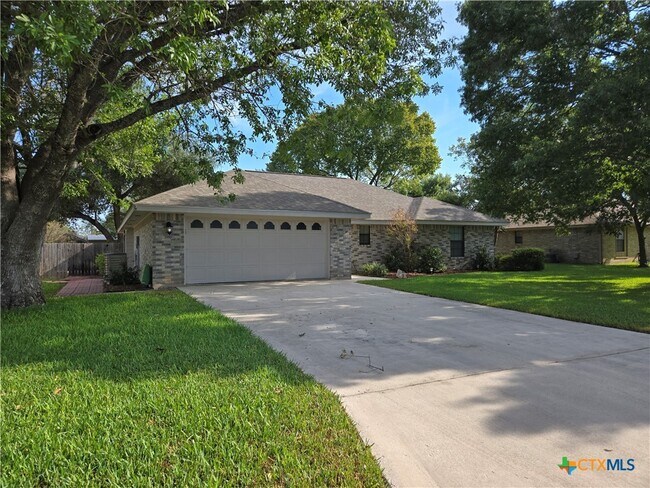 Foto del edificio - 776 Country Club Dr