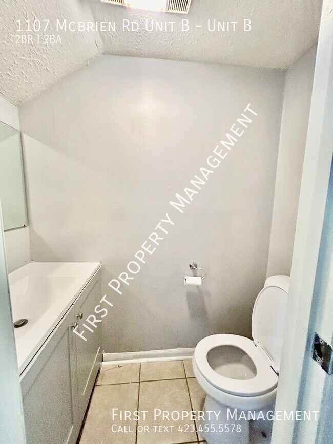 Building Photo - 2Bed/1.5Bath East Ridge Duplex: Central AC...