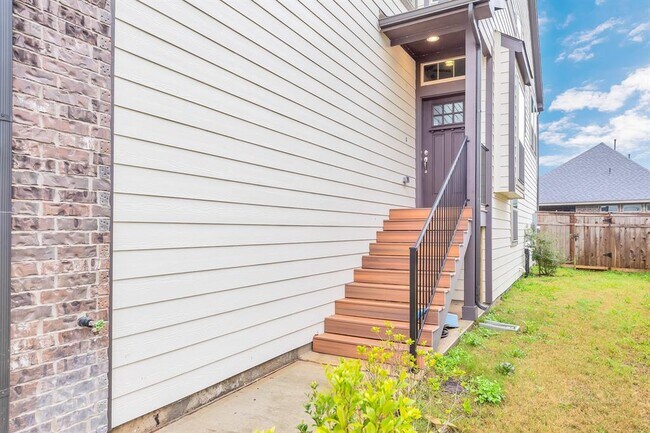 Foto del edificio - 5623 Sallow Bay Ln