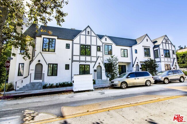Foto del edificio - 2601 Beachwood Dr