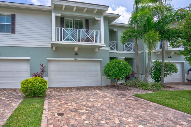 Building Photo - 5208  Cambridge Court  Palm Beach Gardens ...
