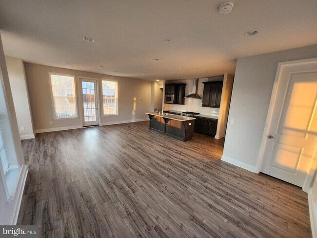 Building Photo - 1311 Chandle Ct