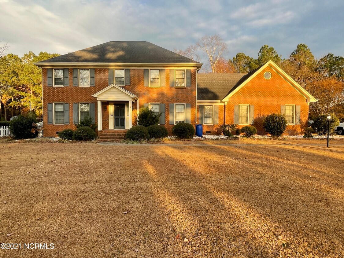 211 Field St, Greenville, NC 27858 House Rental in Greenville, NC