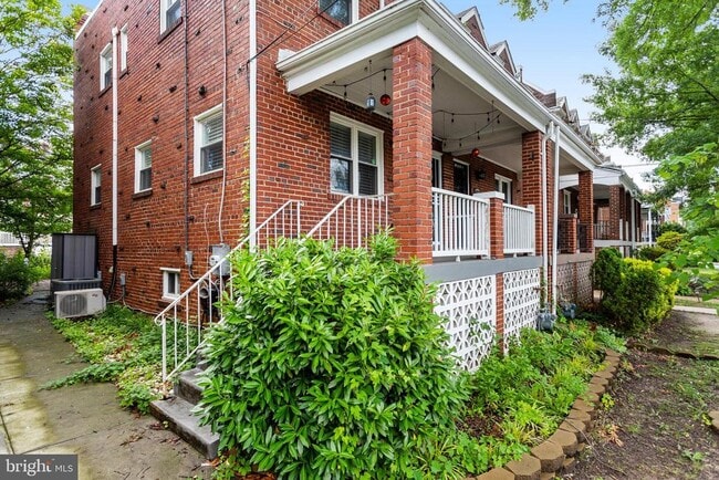 Building Photo - 4627 12th St NE