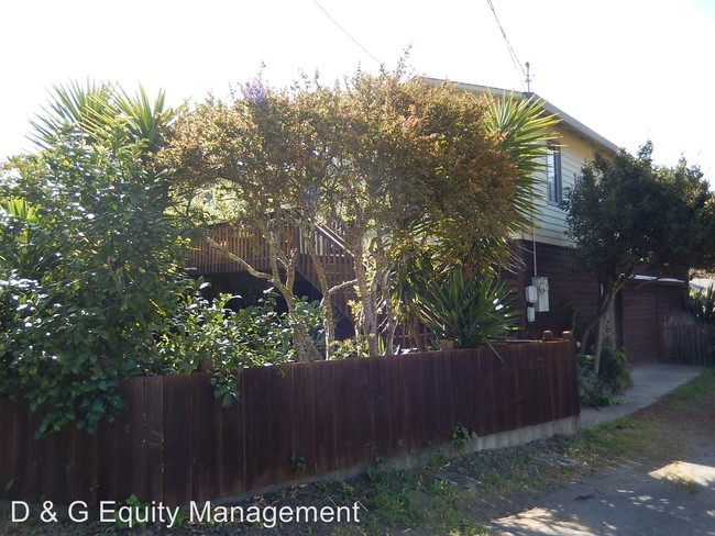 Building Photo - 2 br, 1 bath House - 19101 D Street