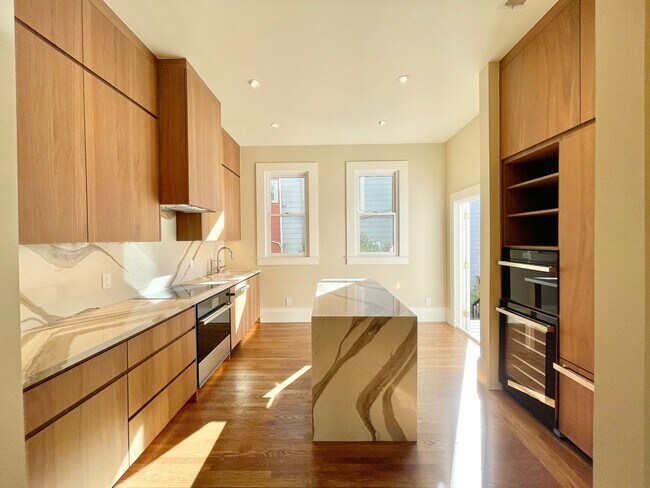 Building Photo - Modern, All New, High End 3BR/2BA Plus Den...