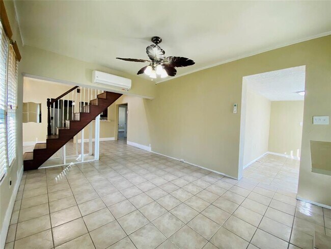 Building Photo - 3921 Woodleigh St
