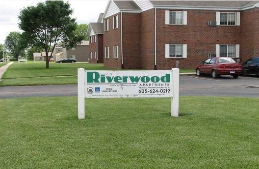 Primary Photo - Riverwood Apartments