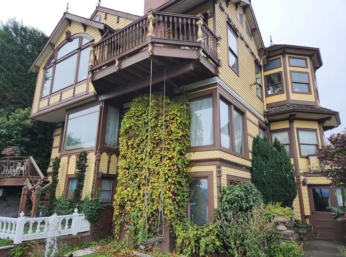 Primary Photo - 2562 5th Ave N