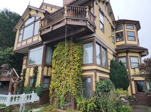Building Photo - 2562 5th Ave N