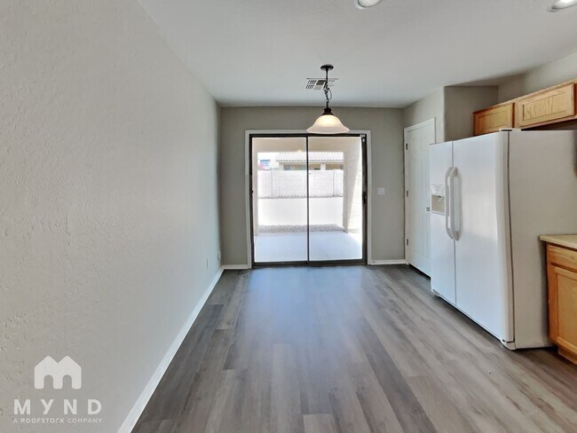 Foto del edificio - 836 W Burkhalter Dr