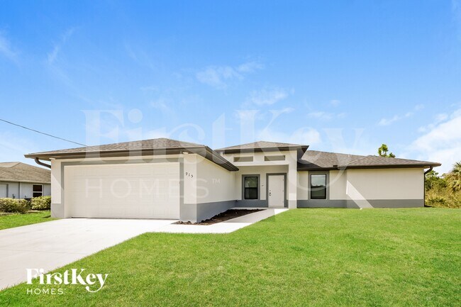 Foto del edificio - 915 Plumosa Ave