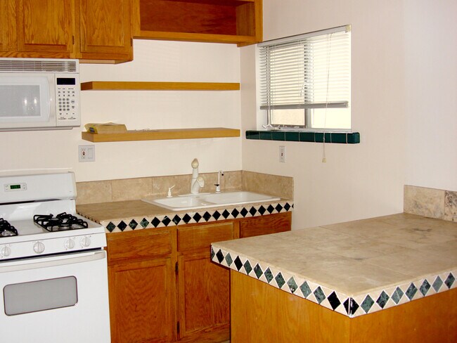 Kitchen - 11950 Rochester Ave