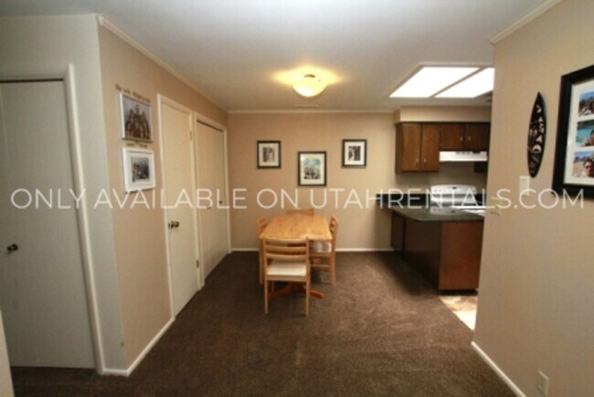 Foto del edificio - 258 W Garden Park