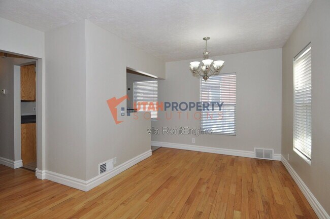 Foto del edificio - 1577 Glen Arbor St