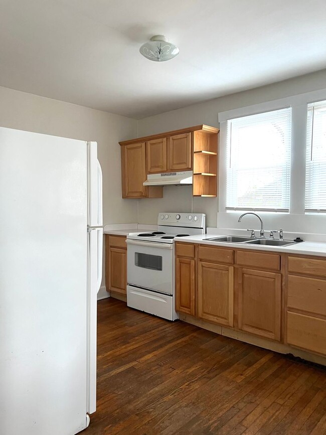 Building Photo - Enka Village Home for rent. 2 bedroom/1 ba...