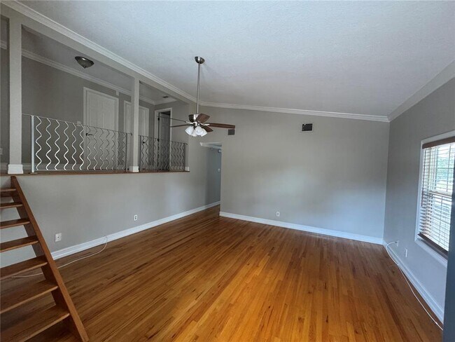 Foto del edificio - 8601 Rue Chateaux Dr