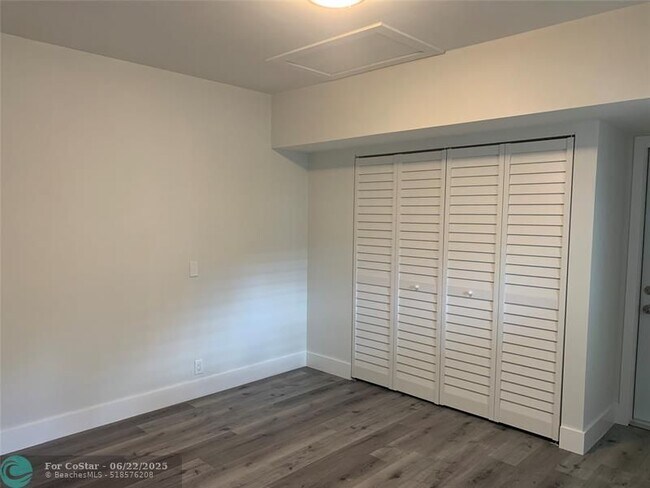 Foto del edificio - 5613-5615 Polk St