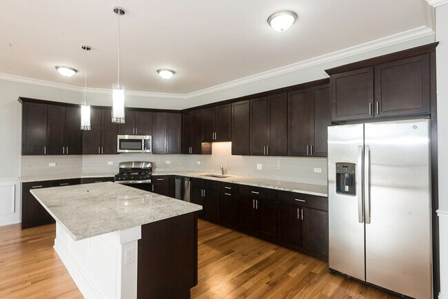 Foto del edificio - 520 N Western Ave