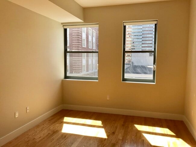 Building Photo - 719 Boylston St
