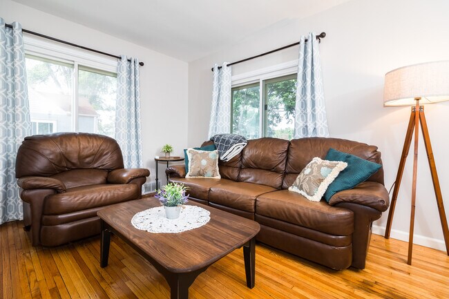 Foto del edificio - 7100 Cedar Ave S