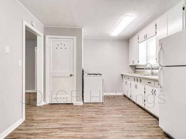 Foto del edificio - 536 E Northrup Dr