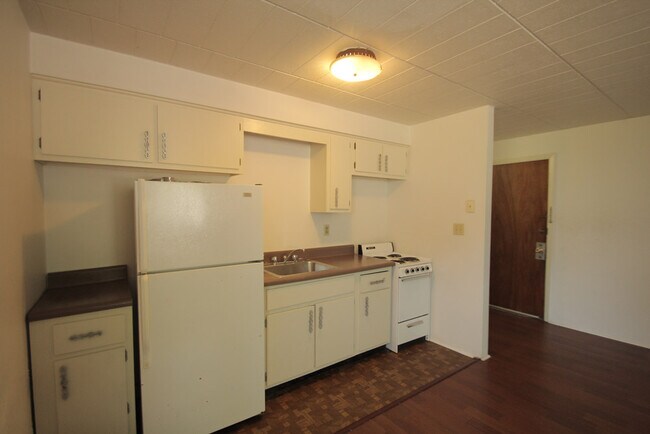 Building Photo - 409 Hay St
