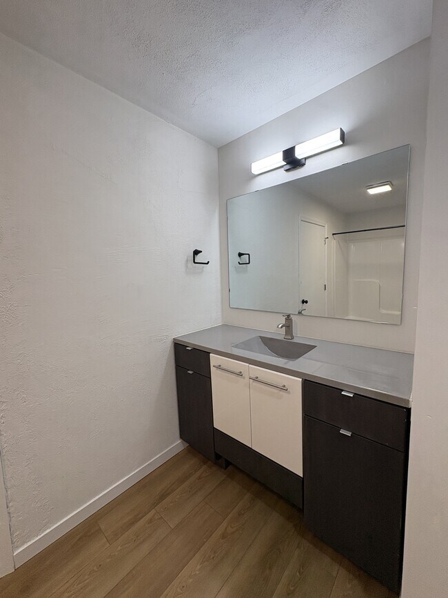 Foto del edificio - 499 Greenwell Ct