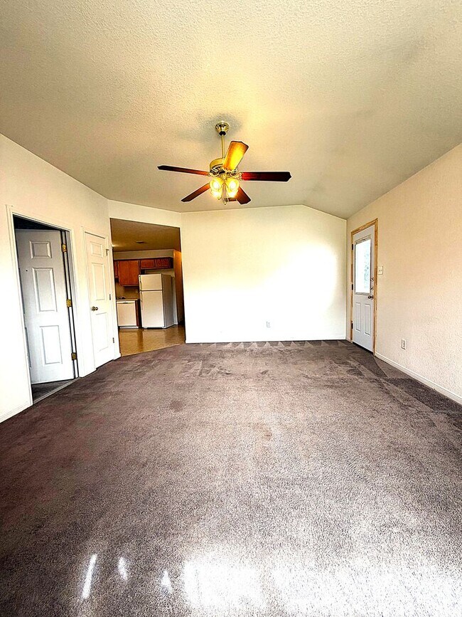 Building Photo - 3305 Alicante Ct