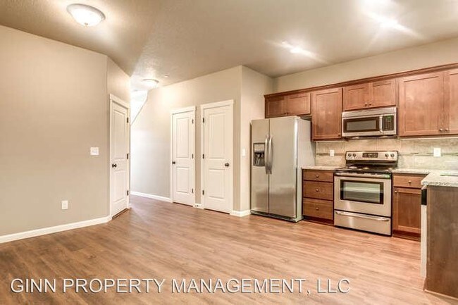 Foto del edificio - 4105 NE St Johns Rd