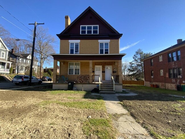 Front - 128 N Fremont Ave
