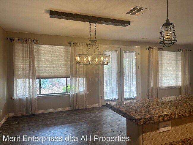 Foto del edificio - 4 br, 3.5 bath House - 8409 W DESERT ELM LN