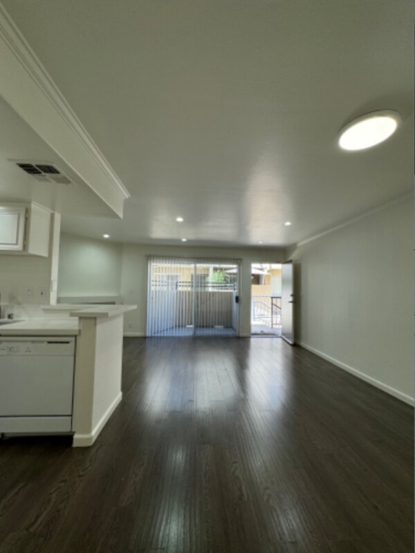 Foto del edificio - 13012 Riverside Dr