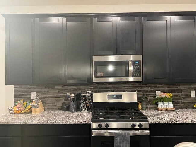 Foto del edificio - Two Story Home in Reunion